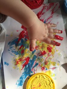 Atelier DIY parent/enfant : peinture au doigt @ BeeVrac